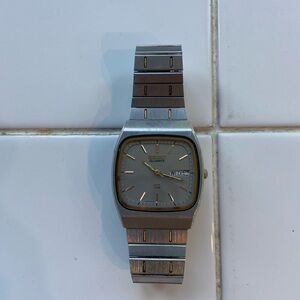 Men's Seiko Quartz Stainless Steel Watch - Silver and Gold Tones NEEDS BATTERY